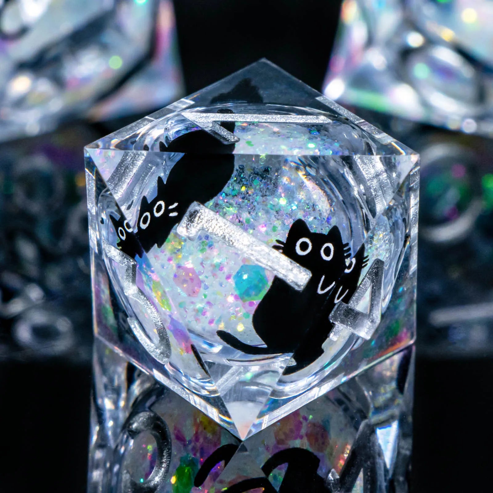 Dados de Gatos, en Resina y con brillitos por dentro