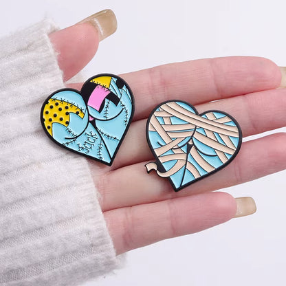 Halloween Sexy Butts Enamel Pins Heart Shaped Cosplay Brooches Lapel Badges Punk Gothic Jewelry Gift for Friends Wholesale