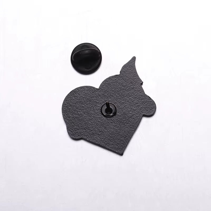 Halloween Sexy Butts Enamel Pins Heart Shaped Cosplay Brooches Lapel Badges Punk Gothic Jewelry Gift for Friends Wholesale